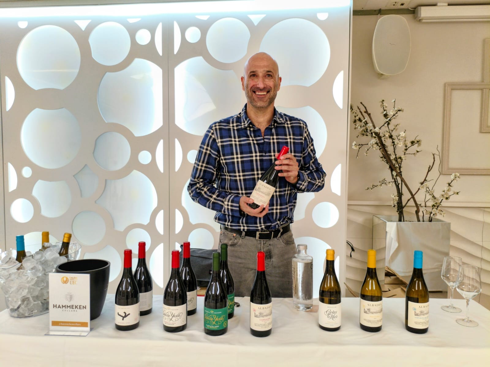 Hammeken Cellars presented its awarded wines at the UEC Salón de las Medallas