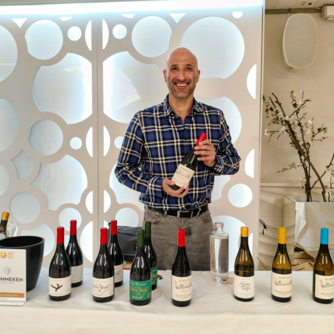 Hammeken Cellars presented its awarded wines at the UEC Salón de las Medallas