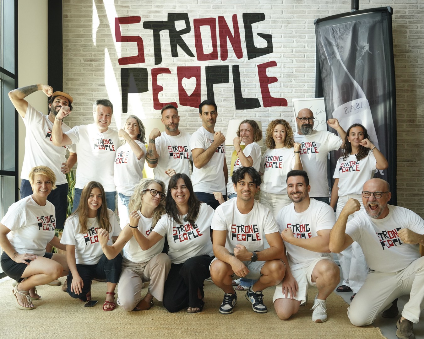 Grupo Hammeken Partners with Strong People Against Cancer
